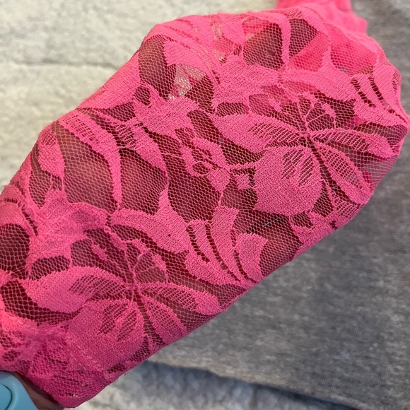 LF FURST OF A KIND crop top - Picture 4 of 10